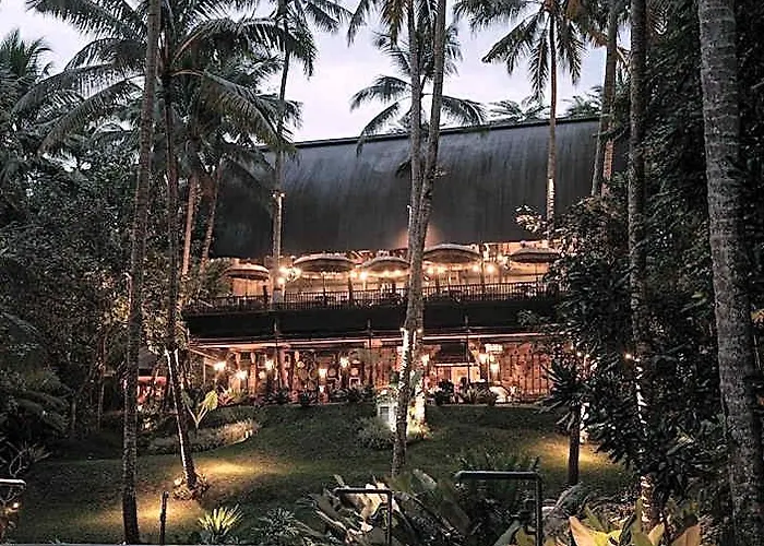 ホテル Capella Ubud 5*